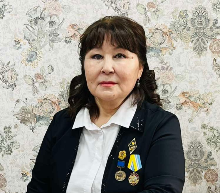 Директор Римма Биче-ооловна Наважап